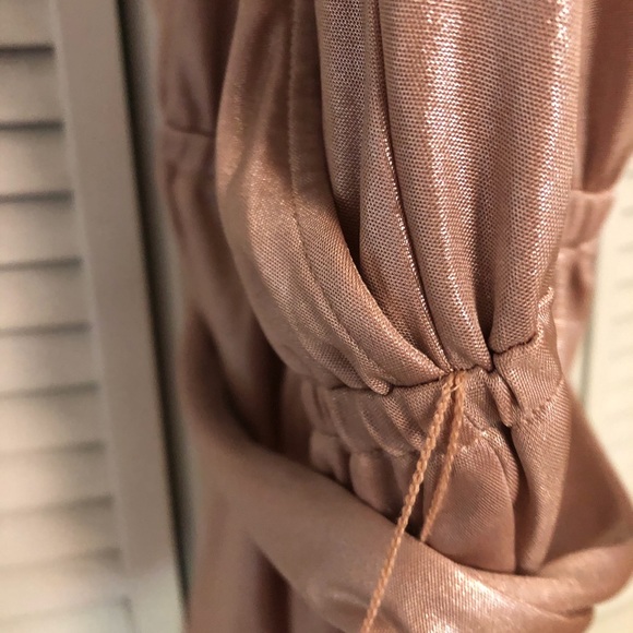 Express champagne shimmer tank - Picture 2 of 3